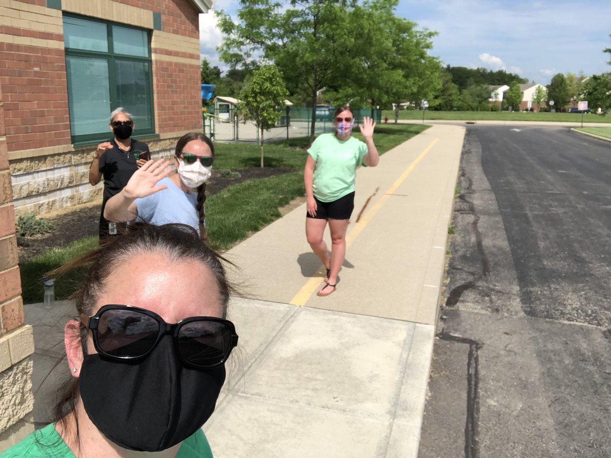 tina__darling's tweet photo. Saying goodbye to students at MECC. We miss you!! 💚💚 https://t.co/RwysDbvNww