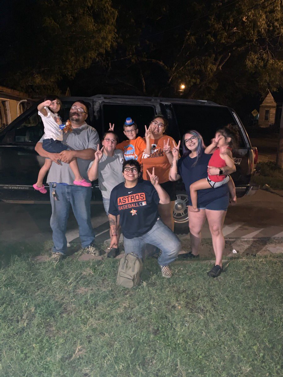 dxcxmbxrrrr's tweet photo. #LakeSquad just missing @YoungTaviSawIt 🌸 https://t.co/uiiezXwghg