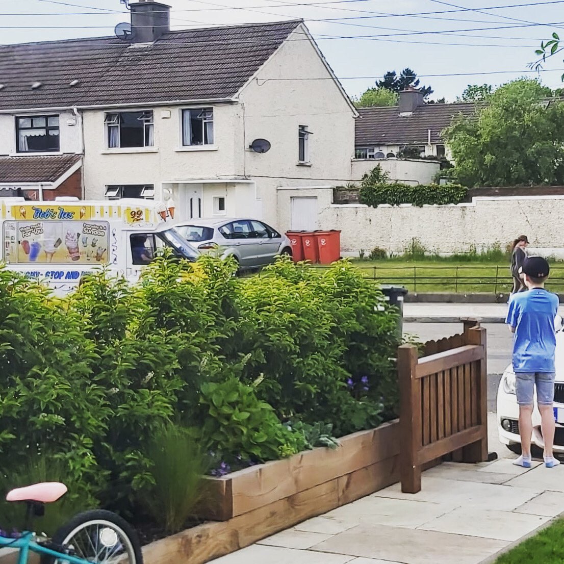 bobs_ice's tweet photo. Waiting patiently for the best Ice Cream Van to come #bobsices #no1 https://t.co/JhMb9Xh4mX