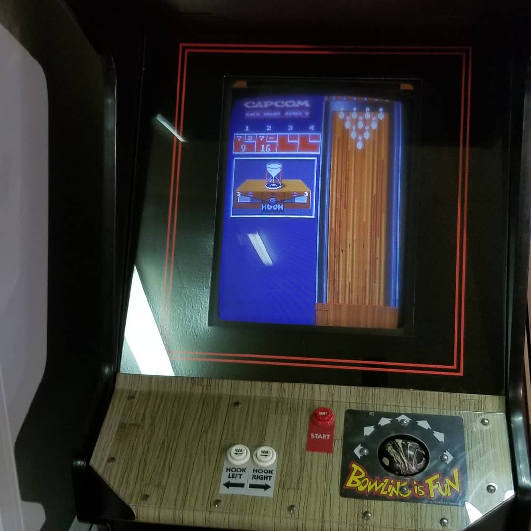 Channel33RPM's tweet photo. Some more pics of the #Capcom Bowling tracking ball repair. Was surprisingly easy with #Deoxit from @caig
#RetroGaming #arcade https://t.co/KjyJtyT0Bq