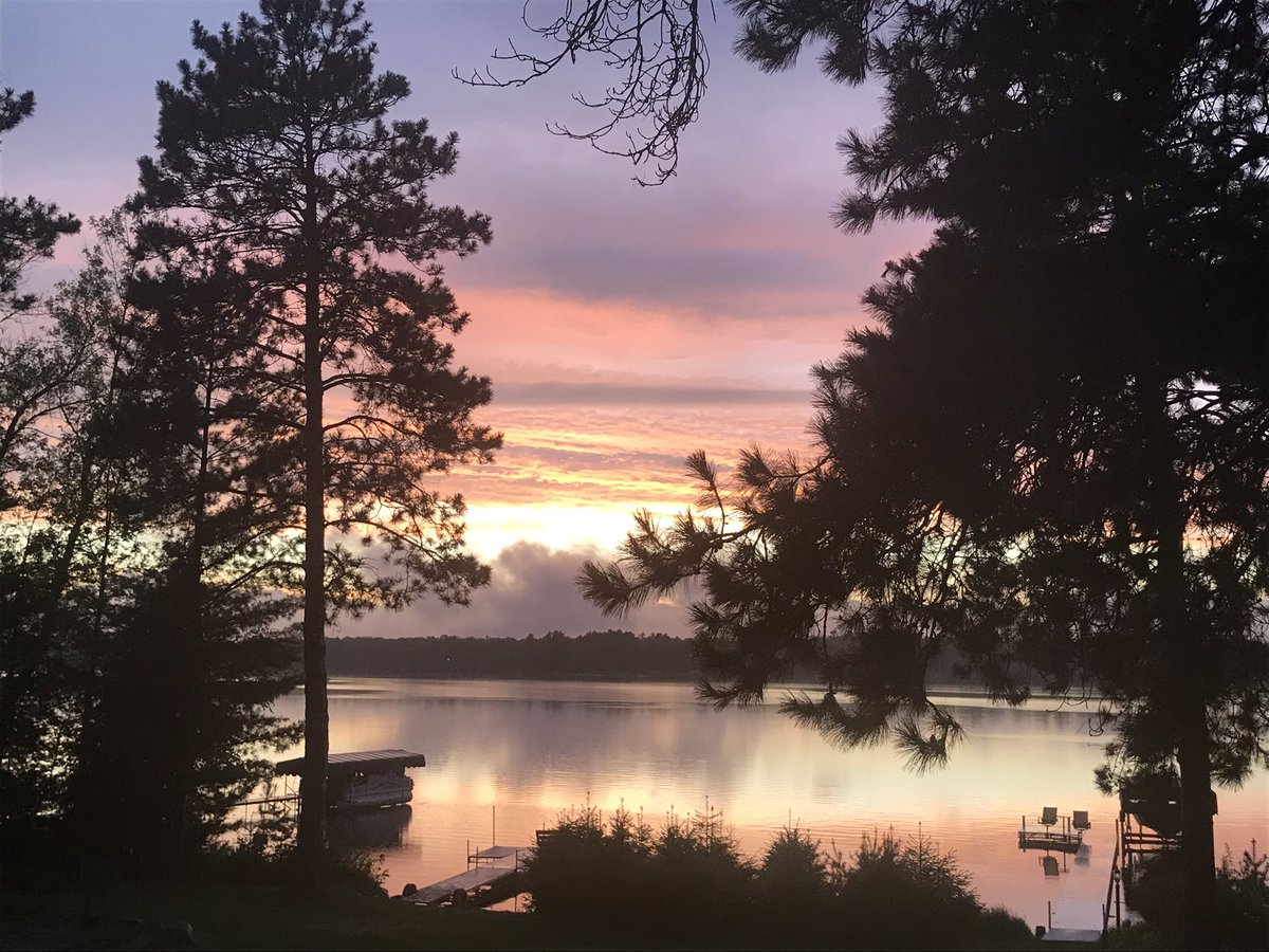 Sunset after the rain #mnlakelife #escapetothelake