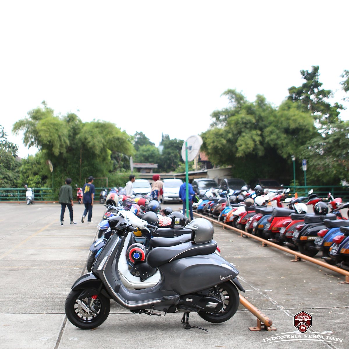 indovespadays's tweet photo. Nunggu kesiapan vespaan rame-rame lagi | π· by #IndonesiaVespaDays Team #vespa #piaggio #setaradivespa #vespa_official #vespaworld #indonesiavespadayscommunity #invadr #indonesiavespadays #vespaclub #vespacommunity #vespafamily #vespafreaks #vespagroup #modernvespa #vespaklasik https://t.co/tujAbt6W2Z