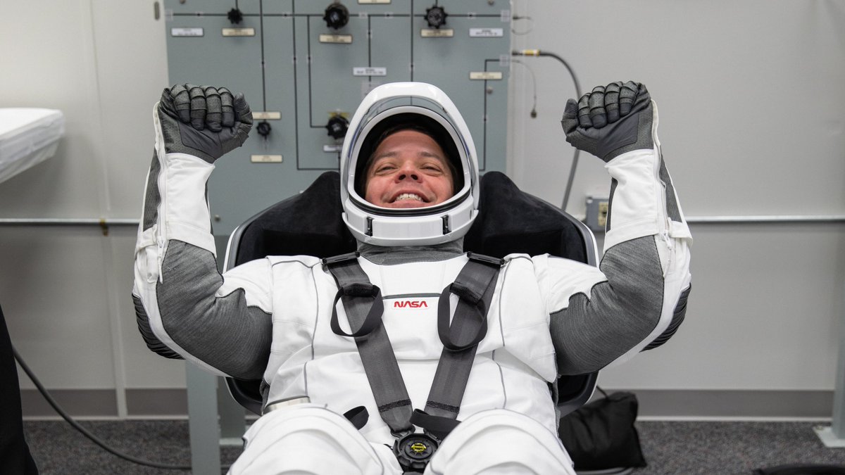 NASAJohnson's tweet photo. Be our virtual guest for #LaunchAmerica!
For the 1st time since 2011, we're sending American astronauts back to space from American soil. Please join us for our 1st global virtual @NASASocial. There's still time to sign up & be a part of the action.
https://t.co/EQWUz8CtOK https://t.co/l5BYeFT9Ss