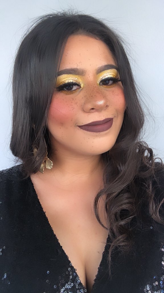 AleMReyess's tweet photo. RECAP DE LOS ÚLTIMOS MAKEUP QUÉ HE CREADO🙈🙈💕
Amando este tiempo para dedicarme a mi arte🥺💕 https://t.co/cnQ6HIXtk9