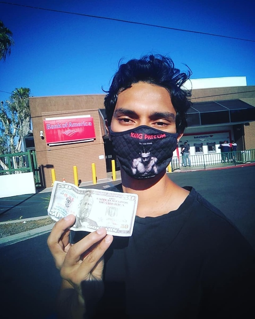 kingpriyom's tweet photo. #truthtuesday #sunnysocal #weholife #finance 
Hope everyone is doing ok if you survived Memorial weekend and alive still. In my hand is a $50 Federal Reserve note. I always keep it in my wallet and never use it. Why? It's fake. Literally, it's movie $ lo… https://t.co/LWo8SlPqmT https://t.co/dS3qkgMg4C