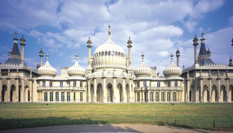 Things2do_AL's tweet photo. Royal Pavilion, Brighton 📍
•
A seaside palace built for a king 👑
•
#travel #Brighton https://t.co/C2FSQzvmdU