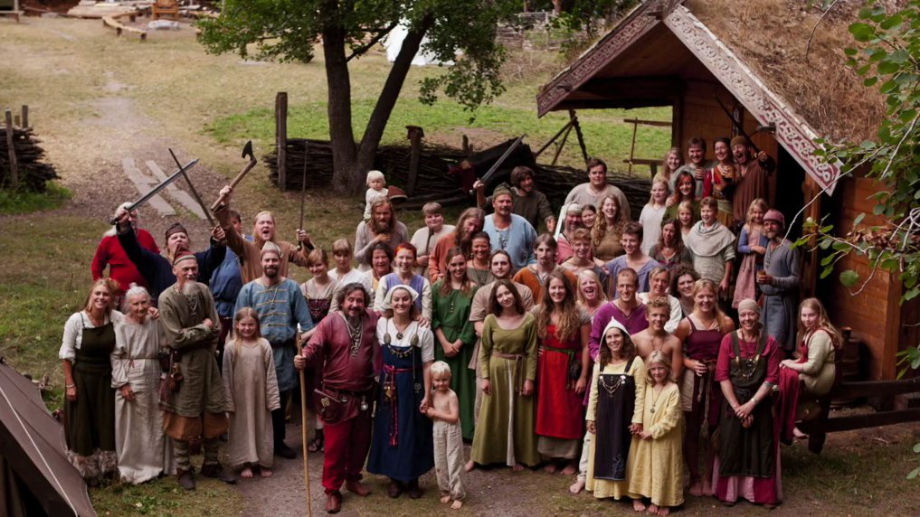 (5b) The BAN were free and peaceful towns and they had no army, that is to say, if they attacked them.. people voluntarily gathered to defend themselves, nobody forced anyone to fight.