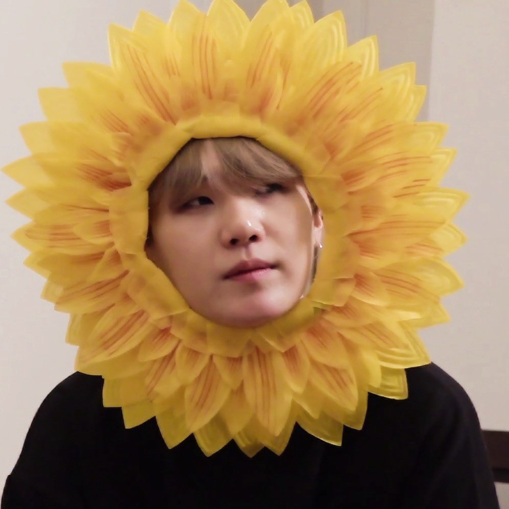 a thread of the cutest sunflowers: