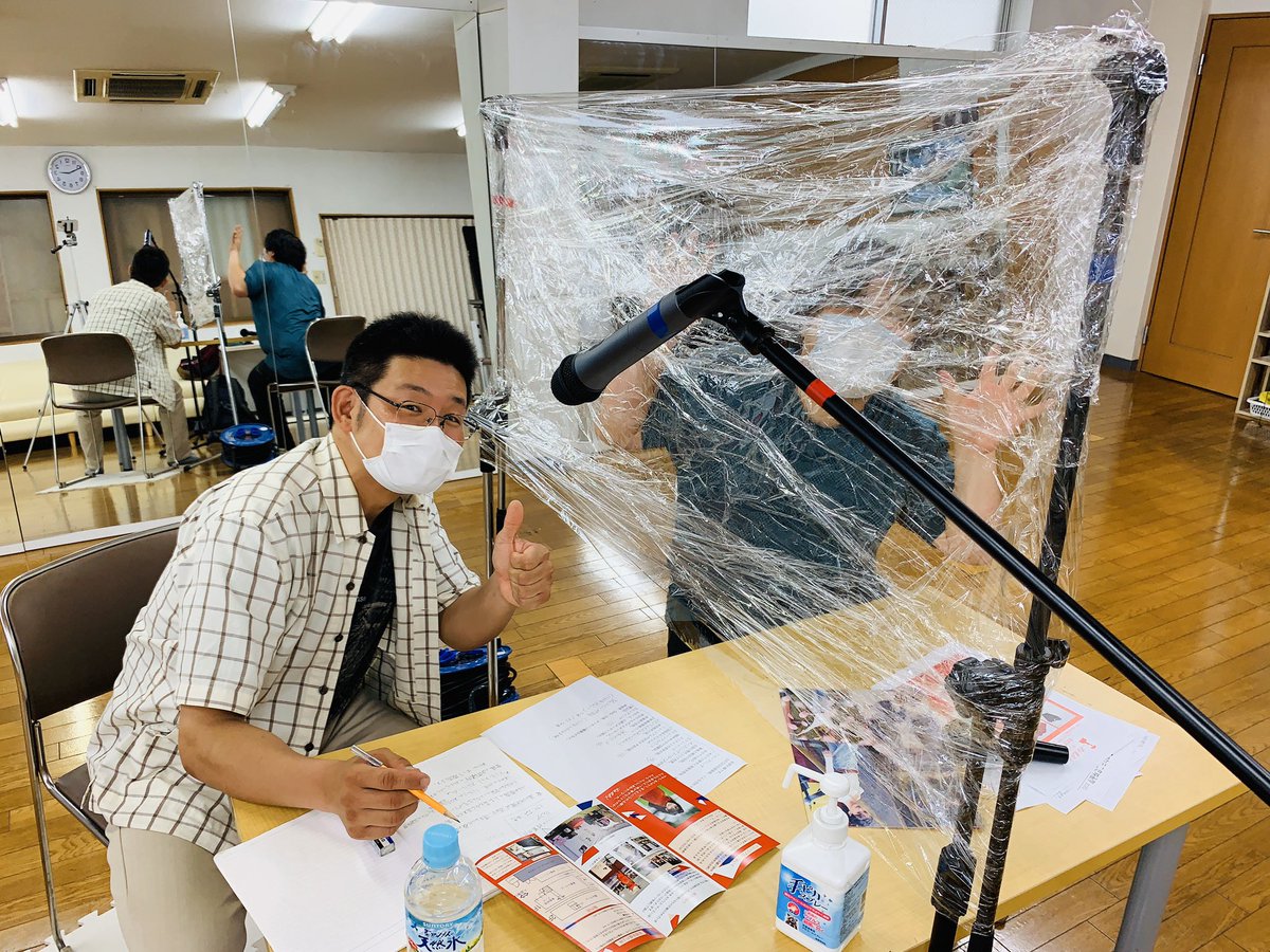 TRYMATE_info's tweet photo. 📻毎週水曜アミティエラジオ📻
今日は『再放送もあれなんで、見切り発車SP』😆✨
手作り感、MAXなセットで木の下敬志と倖聖郎がお届けします🤗

21:00~21:30
⭐️埼玉FM77.5にスイッチ
⭐️ラジオアプリ「ListenRadio」をDL→「クローバーメディア」
アプリなら全国で視聴可能！

https://t.co/NvEDiQySlG https://t.co/bG8nIhcmbV