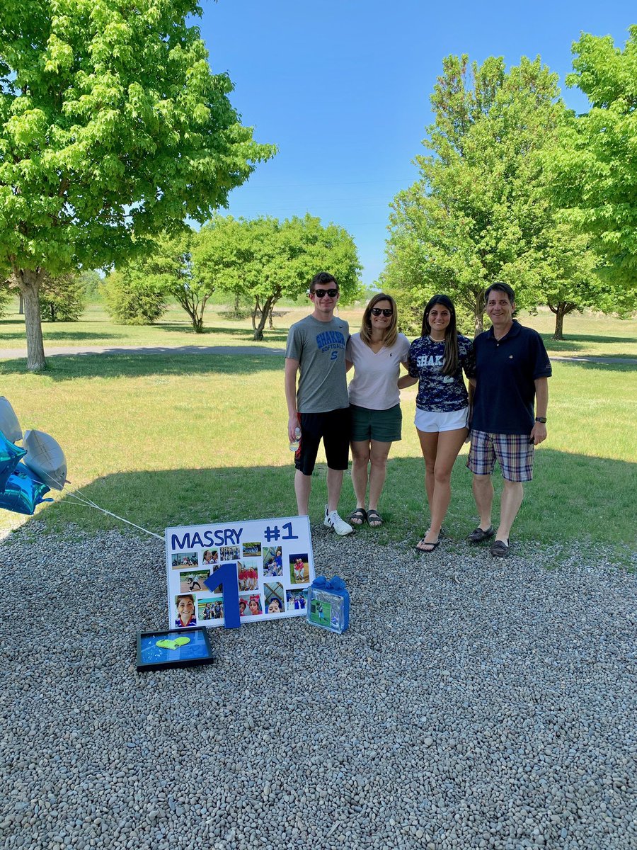 ShakerGirlsSb's tweet photo. congrats to our seniors on what would’ve been their senior night.. we’re so proud of everything that you’ve accomplished and we wish you the best moving forward!!🥎💙💙 https://t.co/NkWlJHfyXD