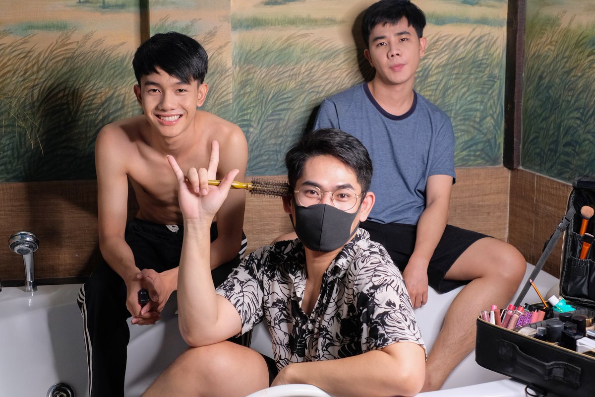 chalayut_'s tweet photo. 💋มาแต่งหน้าจ้า ❌ไม่ได้เป็นแม่เล้า
🤭 ทำไมต้องลงอ่าง ไปไขข้อสงสัยในซีรีส์ปลายปีนี้ได้ดูแน่นอน on LINE TV
ออกกองถ่ายซีรีส์ #พี่ชายMyBromance2TheSeries
#พี่ชายMyBromance2TheSeries
#Wayufilm
#LINETV #ไลน์ทีวียิ่งดูยิ่งอิน
#CHALAYUTStudio
#CHALAYUTmakeup https://t.co/4f0mb2K5pz