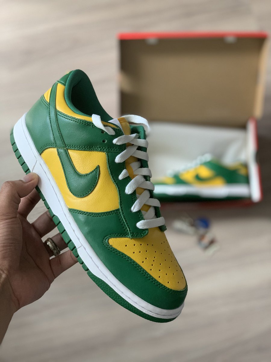 j0hnny_pat's tweet photo. Brazil Dunks

DS size 8 &amp; 8.5
300 each or 560 for both 

#nike #brazildunks https://t.co/u1aRuwNWhM