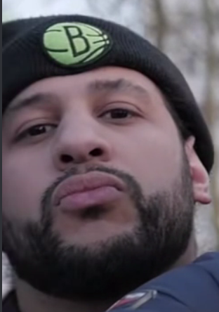NameLeKaki's tweet photo. tu fait quoi sur un clip de pnl ?? @PrismTomy 😂(en vrai ressemblance) https://t.co/qhLXkQiQ0z