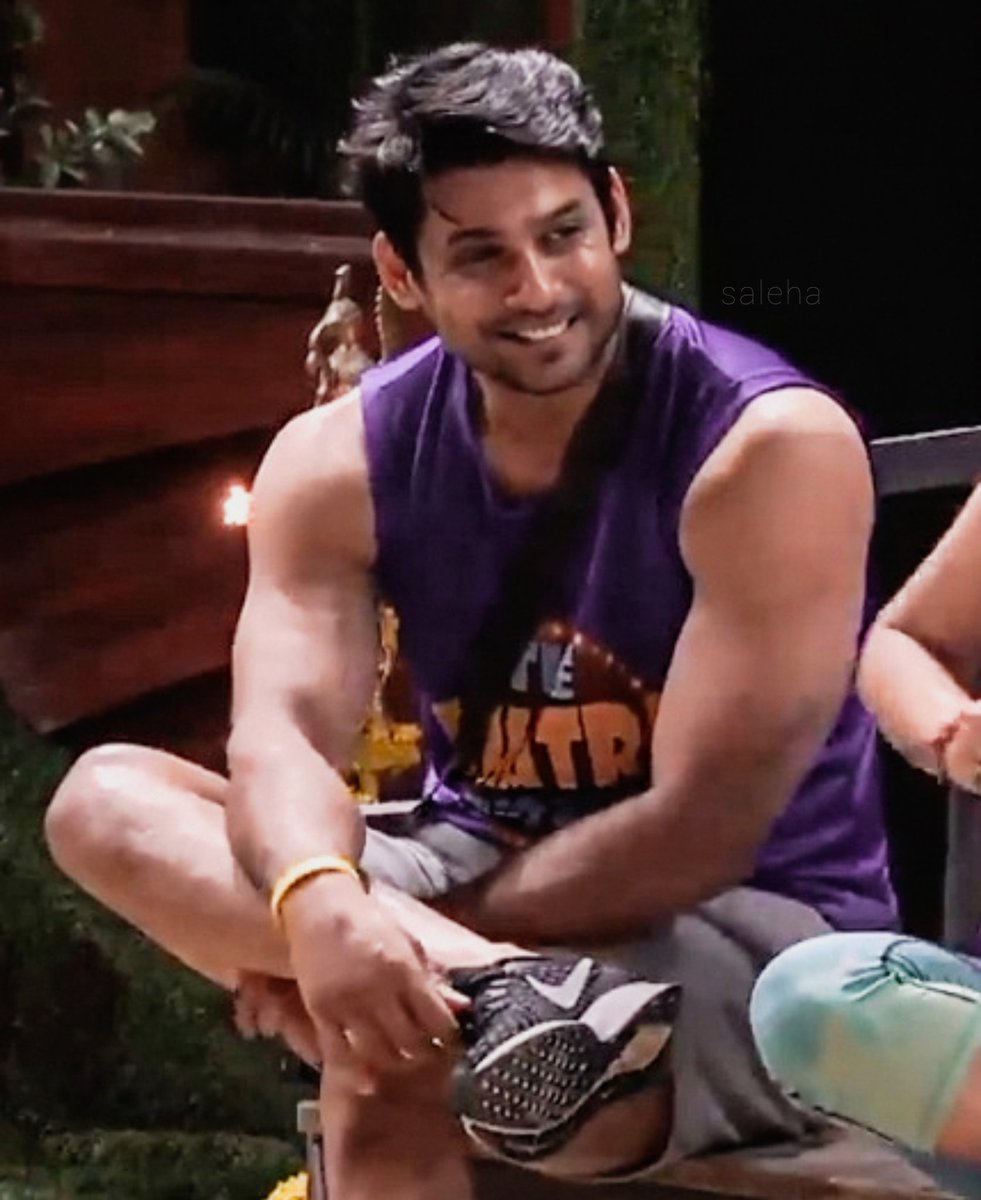   #SidharthShukla x Glitter : A ThreadHave a Look Plz  @sidharth_shukla