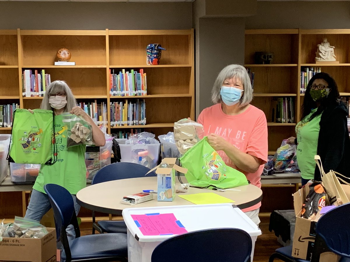 SharondaTims's tweet photo. I love my Ignite Peeps!! These ladies worked diligently to get kits ready for our Ignite Campers! @RISDIgnite @cole_yeo @LHushfield @CindyHufft @Beneia_Rutt @Mrs_T_Smith https://t.co/9Zt4G4uTN4