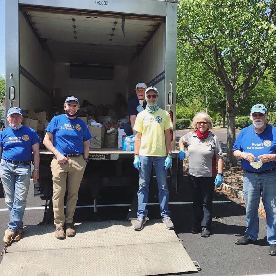 nourishNJ's tweet photo. Beep beep! 🚚 The Madison HS Interact Club—with help from the Madison Rotary Club—coordinated a Fill-A-Bus Food Collection Drive! They filled an entire school bus with non-perishable food items, and delivered everything to us! Thank you to everyone who made this possible! https://t.co/xStK5R9B1b