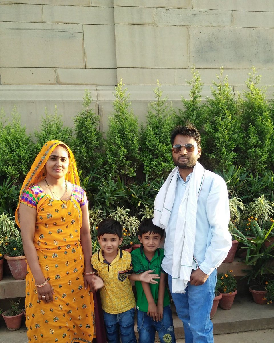 nareshmeena_'s tweet photo. Today my 10th marriage anniversary https://t.co/xjJ7mLSIlC https://t.co/QXaHI6XJD5