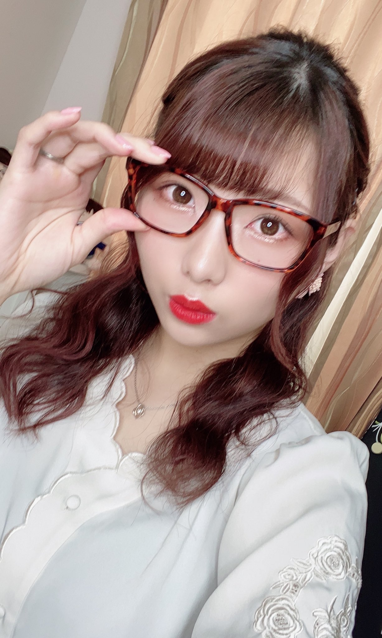 えっちゃんねる ボンボンtv イラストリメイク 6月は大人の女性イラスト ということで6 13の18 00までみんなのオリジナルイラストイラスト募集しますー ペンネームと書いた年齢 お気に入りポイントを教えてね 今年も折り返し地点 せっかくだし