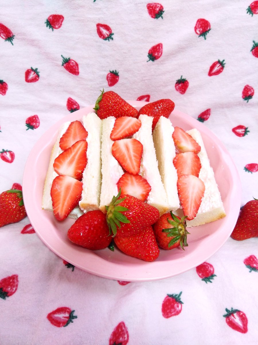 Himeno در توییتر 大粒いちごでサンドイッチを作ってみました いちごのサンドイッチ いちご大好き Strawberrys いちごが沢山 いちごさんど フルーツサンド 手作りサンドイッチ かわいい食べ物 かわいいものが好き 苺 ゆめかわいい T Co Vtashsrxmi