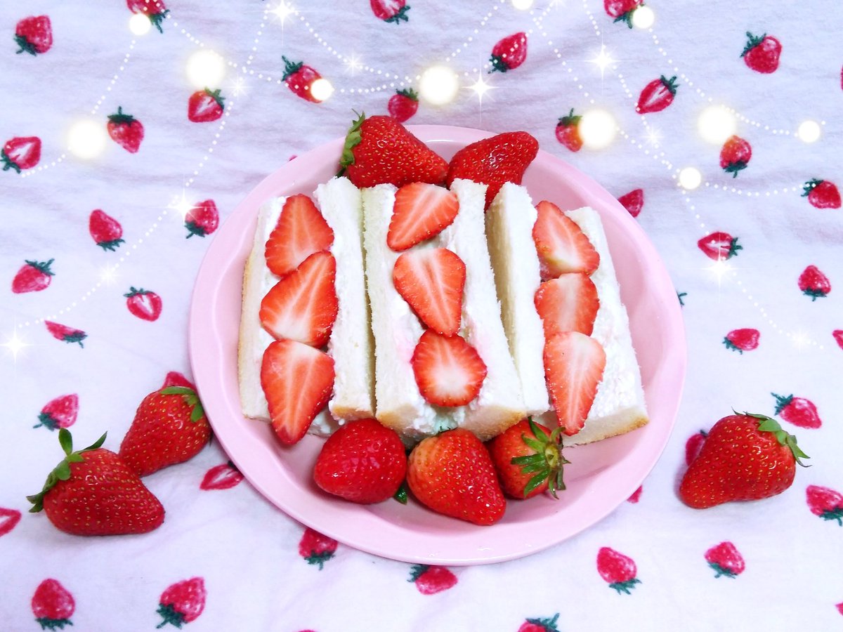 Himeno 大粒いちごでサンドイッチを作ってみました いちごのサンドイッチ いちご大好き Strawberrys いちごが沢山 いちごさんど フルーツサンド 手作りサンドイッチ かわいい食べ物 かわいいものが好き 苺 ゆめかわいい T Co Vtashsrxmi