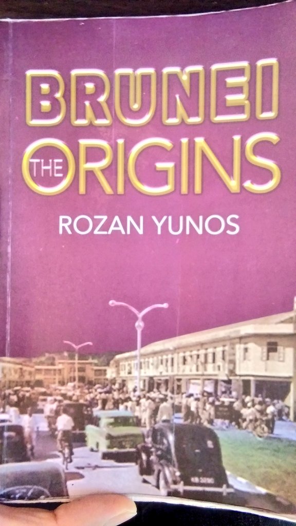 All infos are referred from this Rozan Yunos latest book; "Brunei The Origins". I was so lucky I randomly meet my favs author & tell I is his fans & he gave me his book with his autograph I was so happy because you know, your favs author give personally his new book