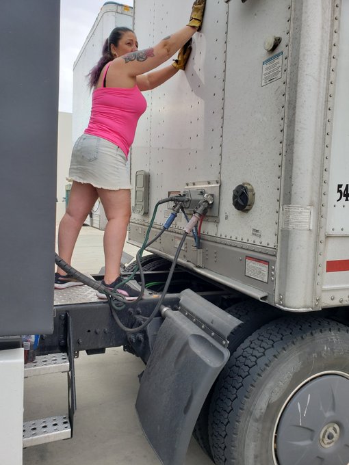 A trucker life! https://t.co/npcPEpfR3k