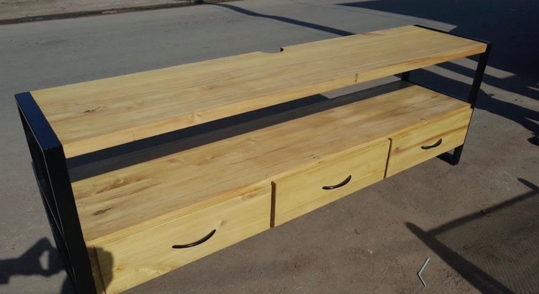 Vendo por acá porque Mercado Libre nos come el hígado a los fabricantes.
ML sirve para revender.
Somos una fábrica de Rafael Calzada con 14 empleados.
Venimos sobreviviendo todos y queremos seguir haciéndolo.
No pensamos bajar la calidad, si los precios. Por eso #NoAMercadoLibre