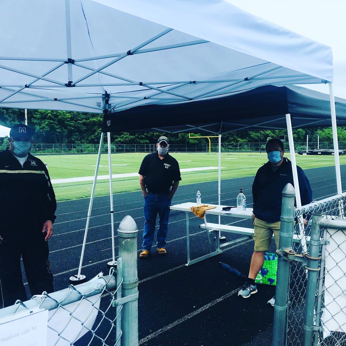 c1maloney's tweet photo. Thankful today for compassionate and thoughtful leadership. So proud to be a part of the Monticello community that has come together to provide a graduation experience for our seniors.

#graduatetogether2020 #MonticelloFamily #hoosgrateful @RickVrhovac @ARSouthall @MonticelloAD https://t.co/iuHmLSXifd