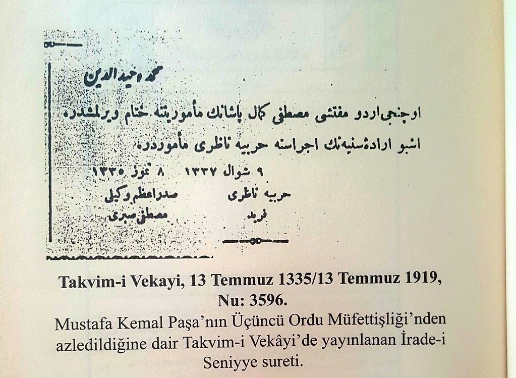 SMEYDAN's tweet photo. Saray Atatürk'ü,İngilizlerin istediği biçimde silahları toplaması,orduları, şuraları dağıtması için gönderdi. Atatürk,Vahdettin'in isteğinin aksine direnişi örgütleyince Vahdettin Atatürk'ü görevden aldı,idamını,katli vaciptir fetvasını onadı,Kuvvacıların üstüne ordu gönderdi. https://t.co/uUS31FkoHs