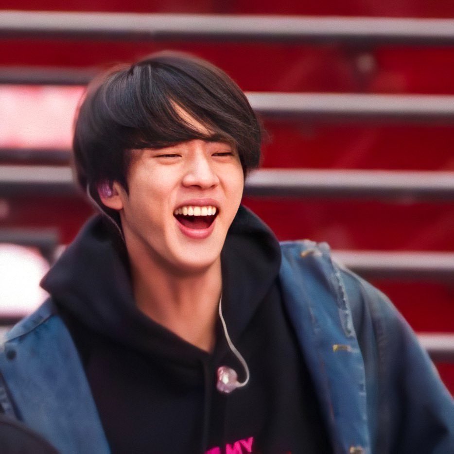 a thread of kim seokjin smiling but his smile gets bigger as you keep scrolling 