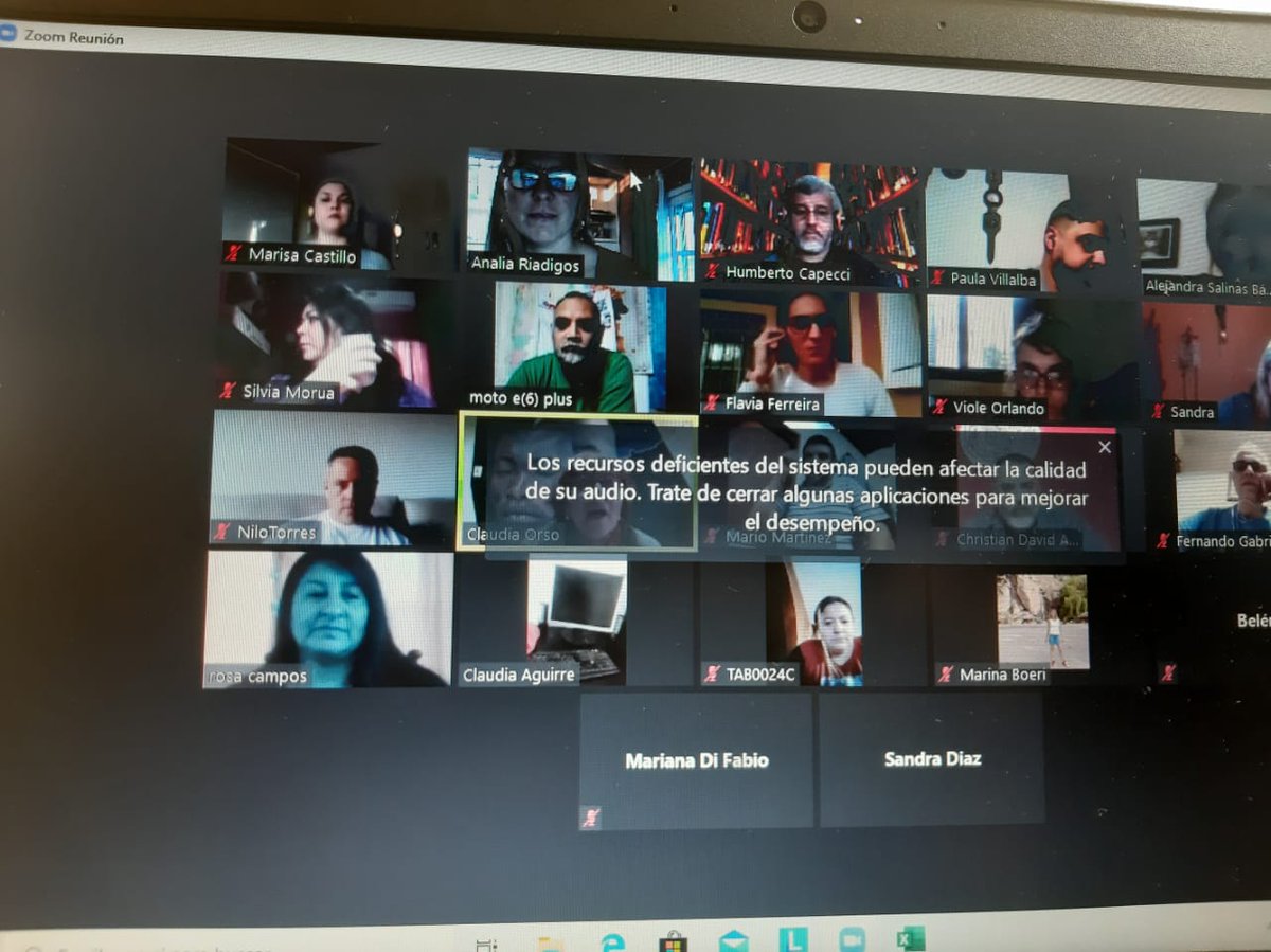 DanteBoeri's tweet image. Cómo @Sutebaeche_ezei vamos a estar siempre con lxs compañerxs.  Por eso hoy se realizó a través del ZOOM el "Taller de la Voz". Gracias a todxs lxs compañerxs que participaron, a las fonos y al equipo de la secretaria de salud.
@SUTEBAProvincia @PDSurradio