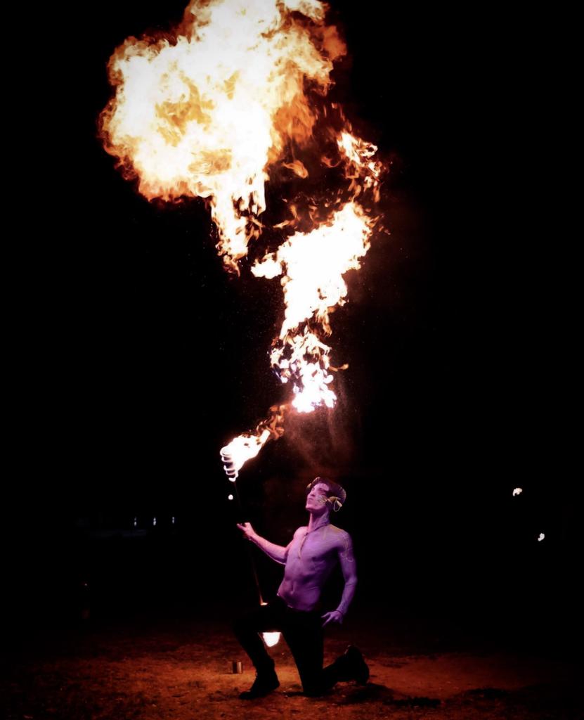 Mollylovesall's tweet photo. @theladytiefling photoshop and some of my own flow shenanigans, the dream is to perform for any of the CR cast https://t.co/k4LYWSVMkP