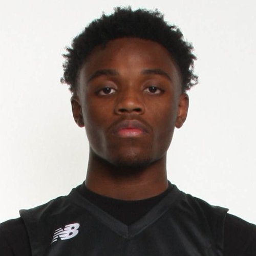 Congratulations to our own #BlakeVarsity Isaiah Smith @__smith__3 for earning the Athlete of the Year Award (Male) in tonight's Virtual Athletics Awards Night! Well deserved! 🤩🏈🏀 #gobengals  #bengalpride 🐾 <a href="/CoachWade24/">Coach Wade</a>
