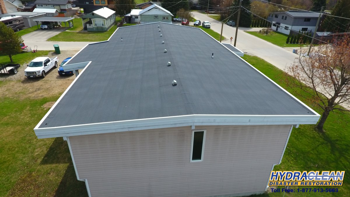 HYDRACLEAN’s crews were called out to a home that had a leak going into the attic. The roof had to be completely removed to remediate all the mold. While the homeowners were still in the home HYDRACLEAN was able to fully restore the roof.  #mold #moldremoval #moldremediation