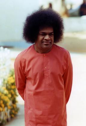 Radiosaih2h's tweet photo. Authority and power are powerful intoxicants. They pollute and poison people and lead one to destruction. They breed misfortune. But spiritual knowledge will confer wholeness and good fortune on them.
https://t.co/OvGkBm5akZ https://t.co/CigswFfHqh