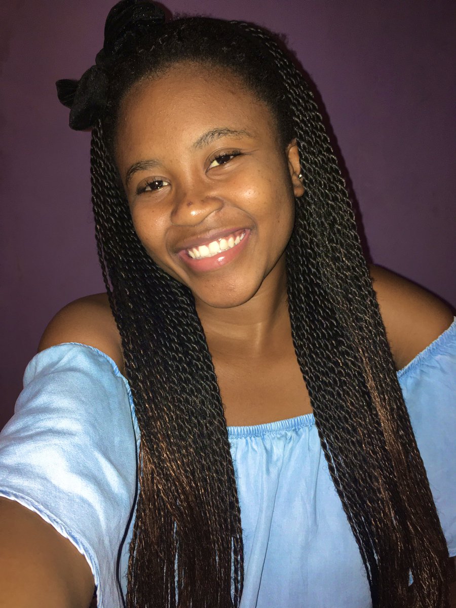 Sleidy_Brunaa's tweet photo. Fico melhor...
sorrindo ou séria ??😕 https://t.co/XBrjC9XfGe