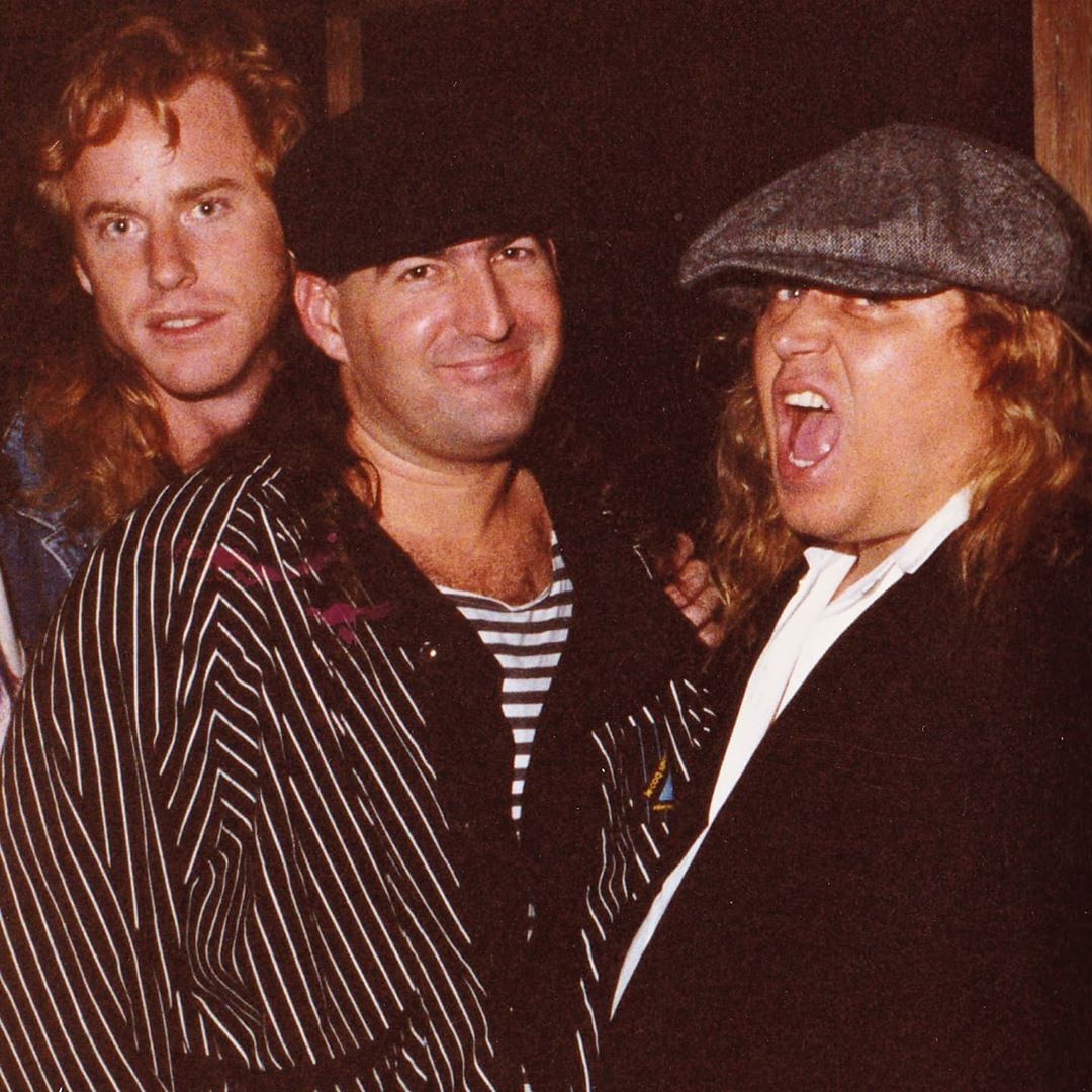 theicehousecc's tweet photo. Please help our brother in comedy and original outlaw @Carl_LaBove Carl was diagnosed with Stage 4 Prostate Cancer and anything you can give to help with his medical expenses would be a blessing. https://t.co/RS0fyZhp9c
#carllabove #samkinison #outlawsofcomedy https://t.co/DExRzrqs7L