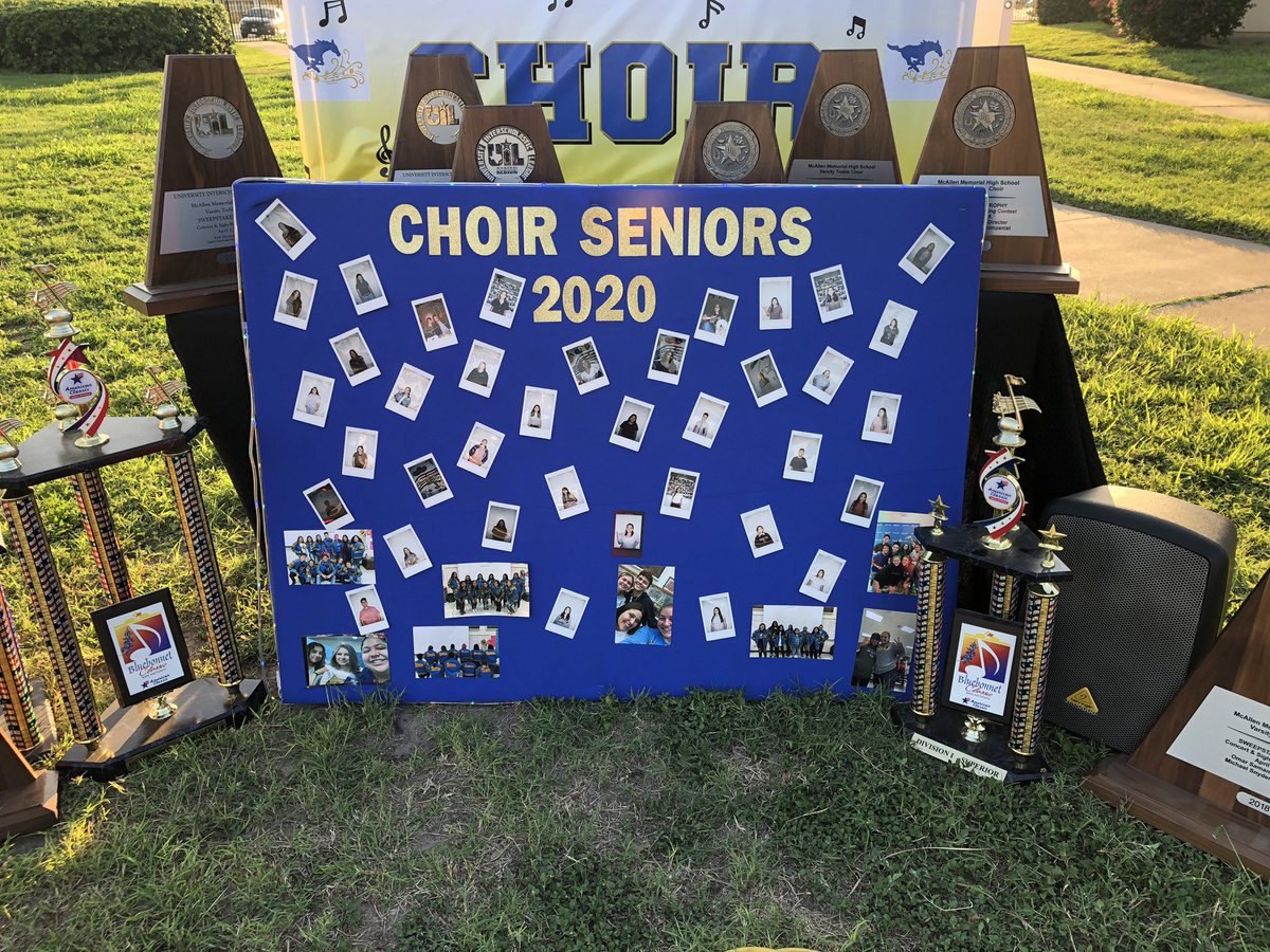 KellyHinojosa14's tweet photo. 💙 Senior Spirit Drive 2020 💙          @mcmemorialchoir                             @Pride_Mustangs                              @ramjrcastillo https://t.co/u9iyNJcysq