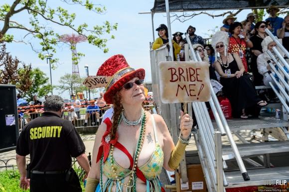 suzieredhed's tweet photo. Masks not Mers - but who do we Bribe? #thatsme #maskcompetition #masksformers #mermaid #mergirl #suzQ #nycadventurer #pickme #bribebribebribe #coneyislandusa #dickzigun #honorablemayor https://t.co/BNscL1Z8mf