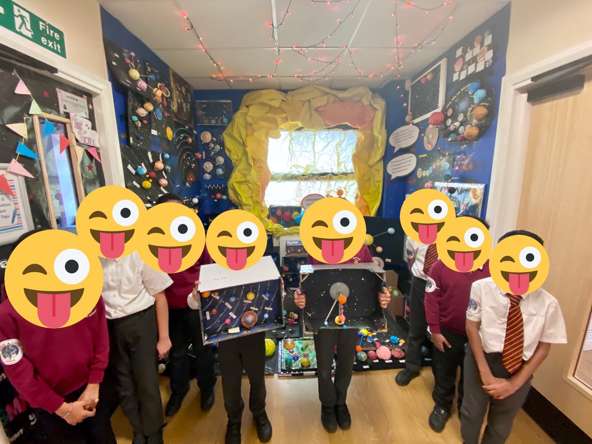 schooldisplays1's tweet photo. Kids presents they work in front of the space display https://t.co/op7SzuaD6x