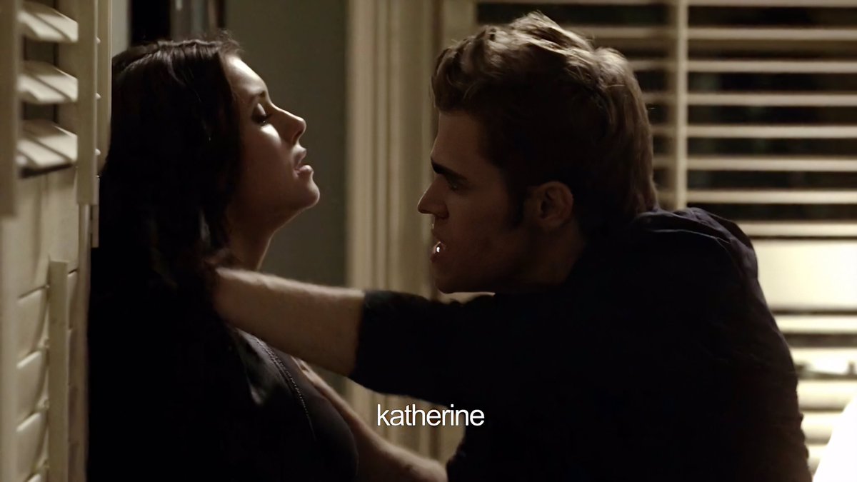 he knows elena. he didn’t get tricked by katherine whenever she pretended to be elena, unlike damon.