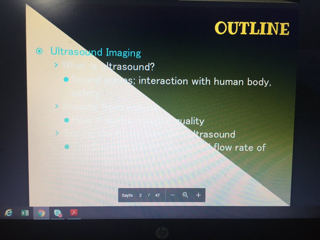 En azından okunan slayt koyup şovunu yapmış hoca....