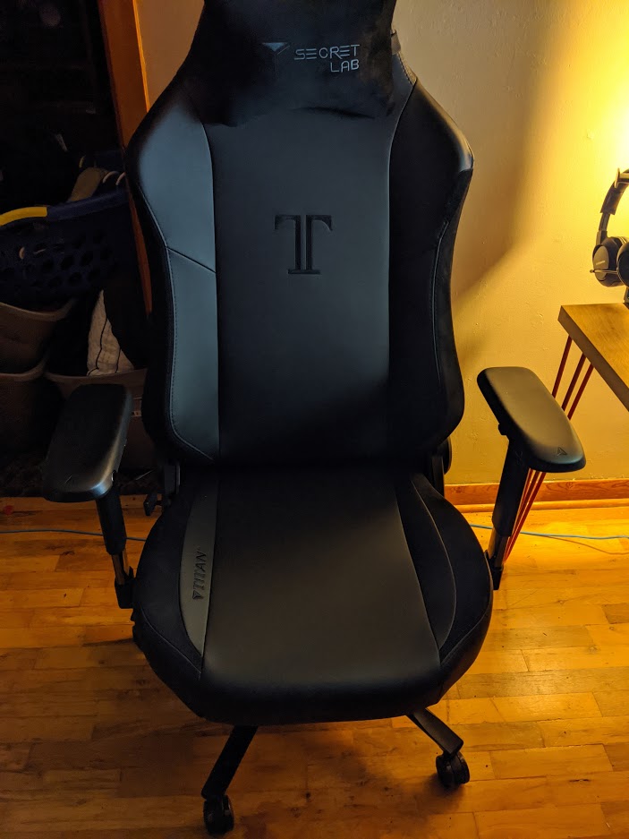Technicaljacob's tweet image. Just got my Titan XL put together. The cost had me weary but its super comfortable! #secretlab
