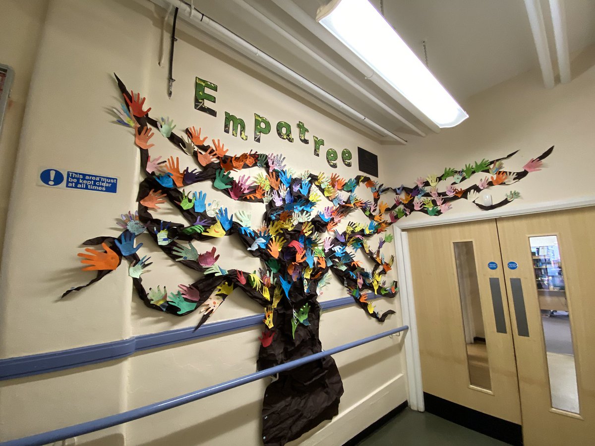 schooldisplays1's tweet photo. Displaying kids messages in response to one of the book author visitors. https://t.co/HhD7sLJRS6