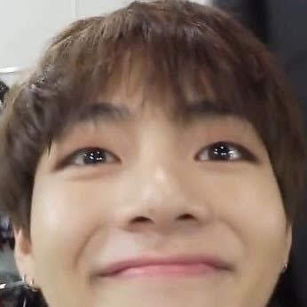 Taehyung being tiny; a thread.