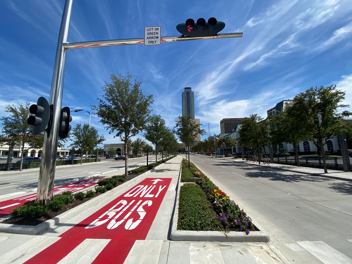 The new  @METROHouston Bus Rapid Transit line (the Silver Line, AKA Uptown BRT) is almost complete. It has 100% dedicated lanes, off board fare collection, level boarding, and service every 10 min all day and 15 min the evening, through a major employment center. Here's a tour.