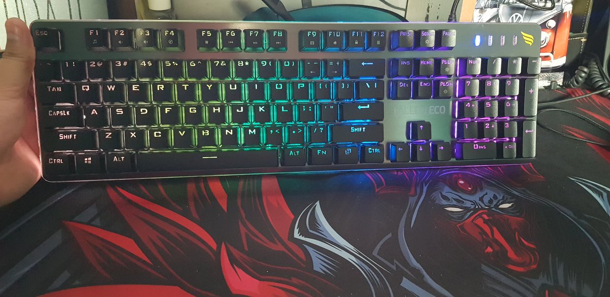 matheus_df's tweet photo. @fallengearbr @FalleNCS  chegou meu teclado ainda falta o lobo e o morcelo ! Patrocina nois kkkkkk https://t.co/baXLC0sSKy