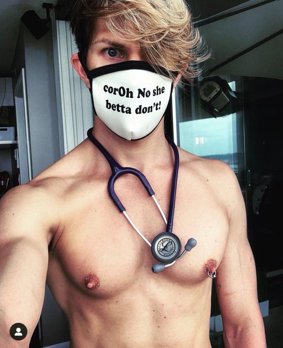 the doctor will see you now ???? don’t worry he just washed his hands ? #mask4mask #hotdocs #nipslip
