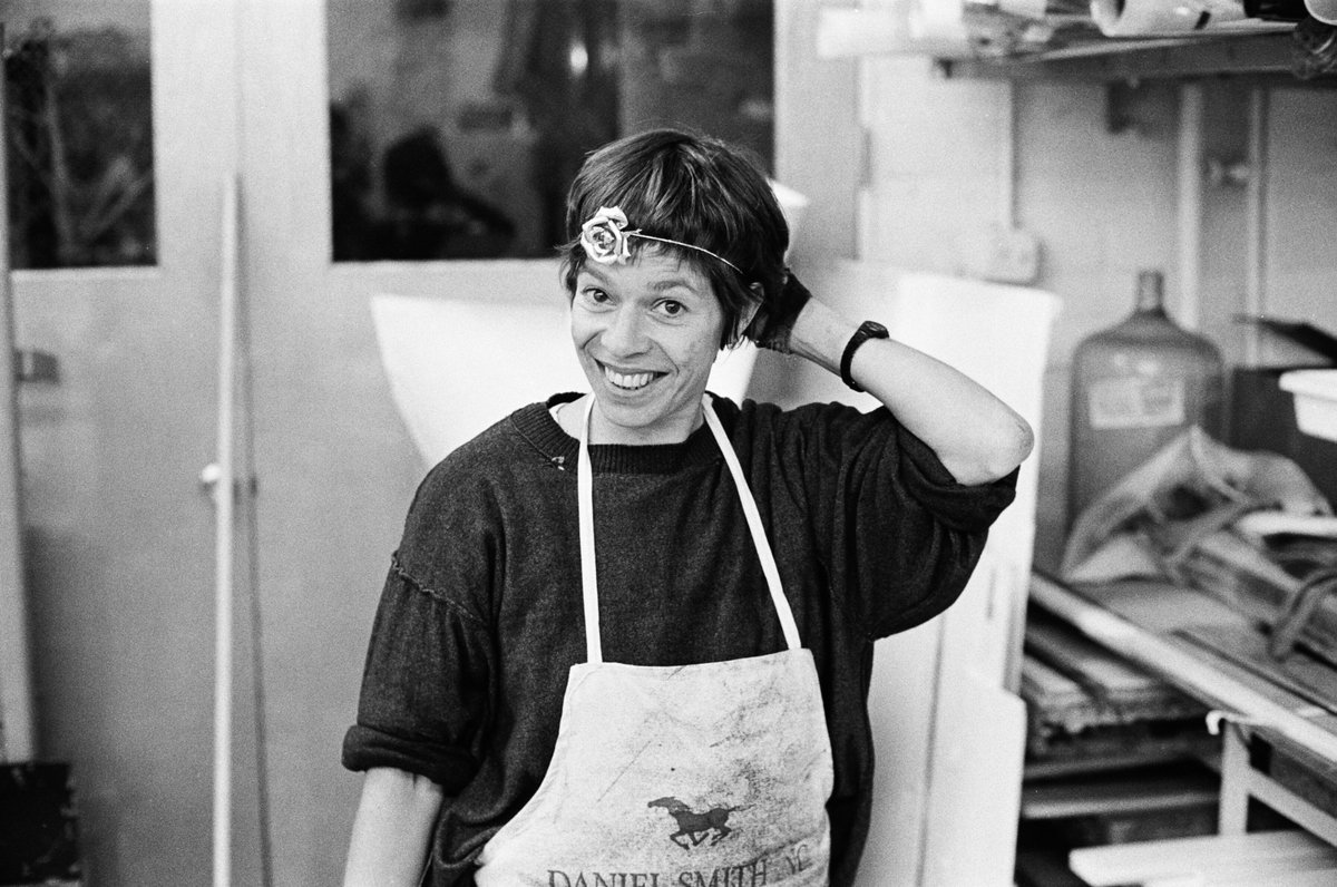 Susan Rothenberg, 1945-2020. 

Susan in the Gemini lithography studio, 1986. Photograph © 1986 Sidney B. Felsen.