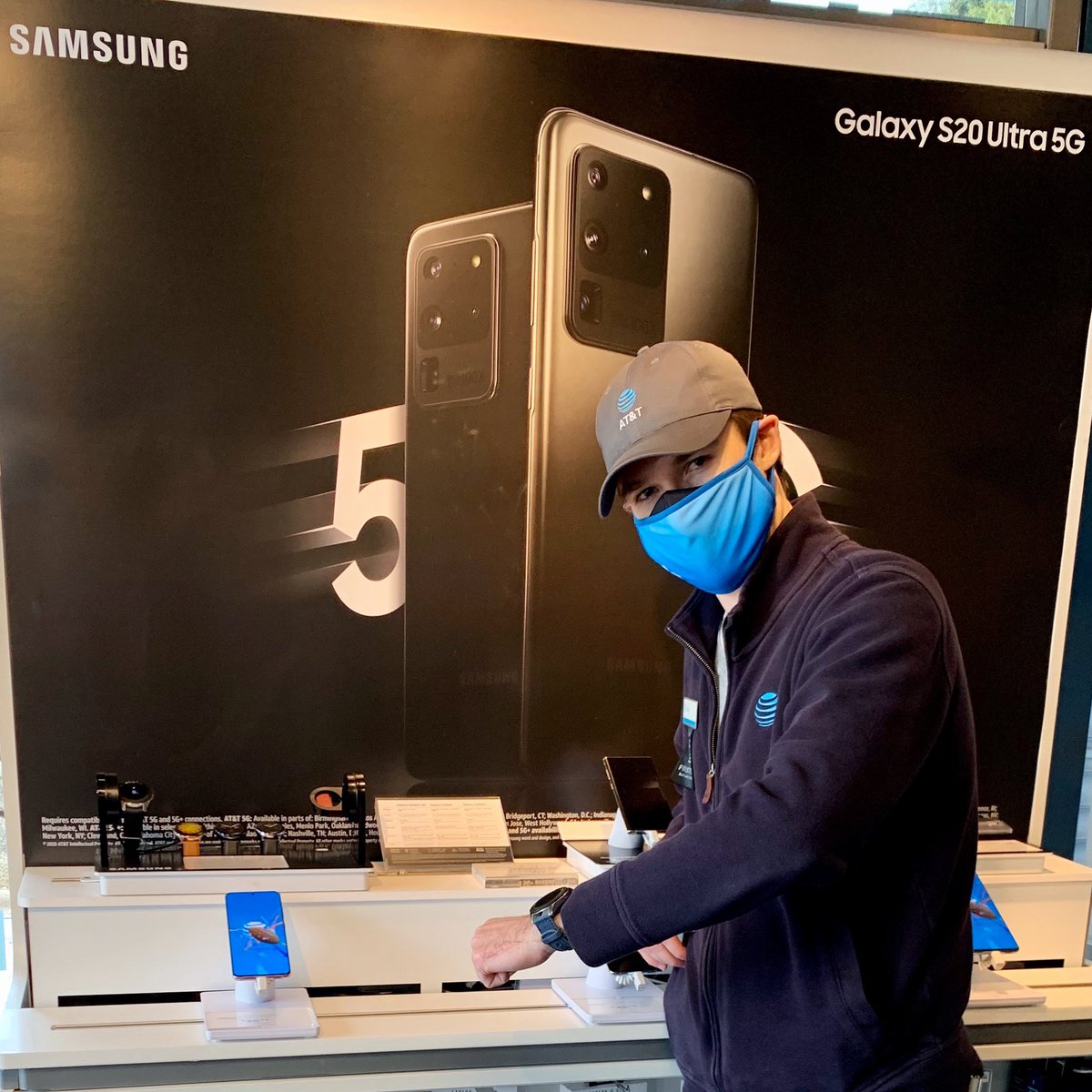 AT&T State Street Store tweet media